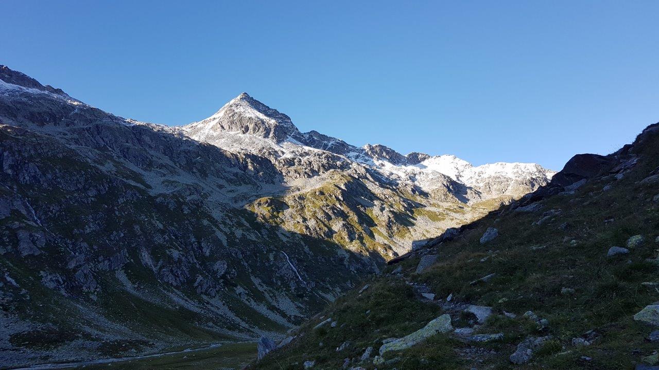 Schwarzhornseen Hike