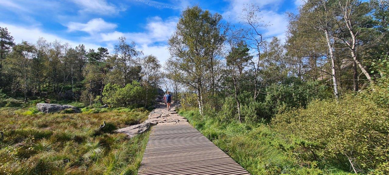 Hike to Preikestolen (Pulpit Rock)