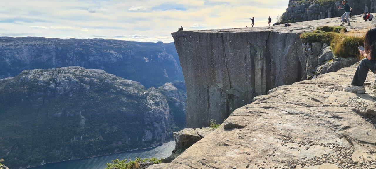 Hike to Preikestolen (Pulpit Rock)