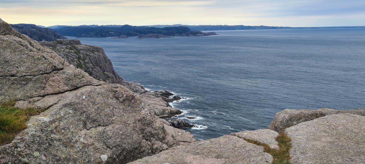 Brufjellhålene Hike